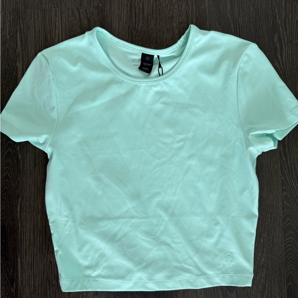 NWT Greyson Green Fitted workout Crop T-Shirt Short Sleeve